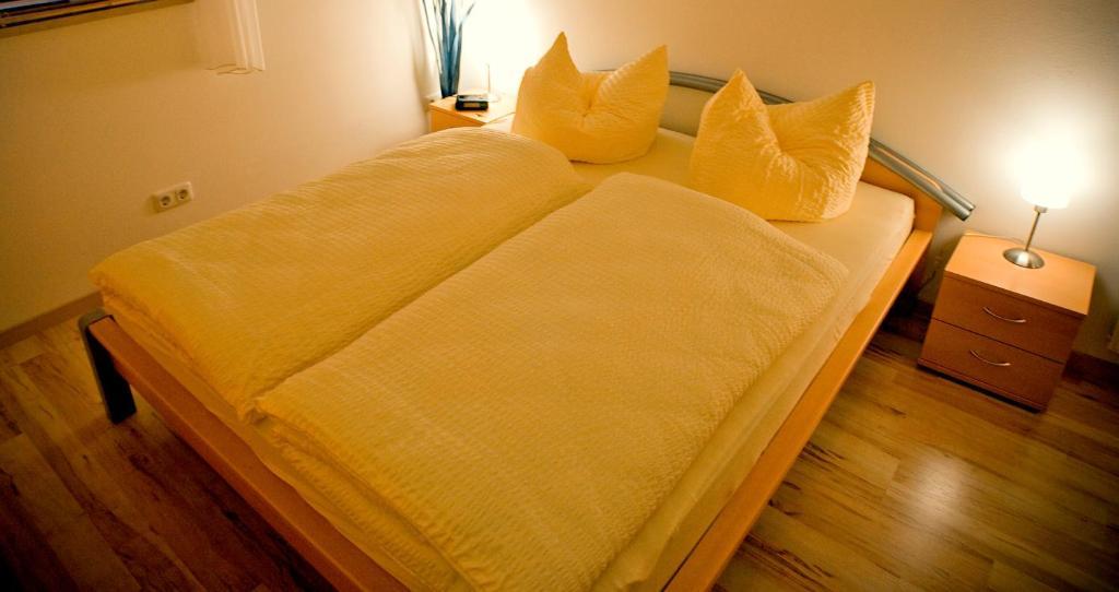 Ferienwohnung Ginkgo ドレスデン 部屋 写真