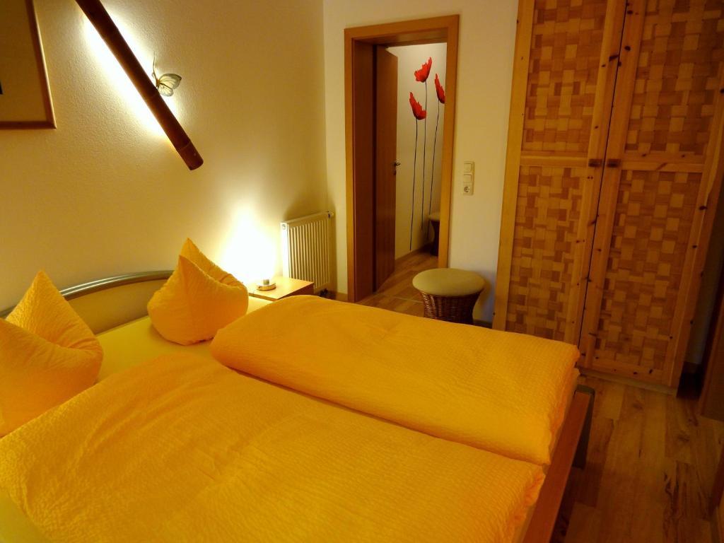 Ferienwohnung Ginkgo ドレスデン 部屋 写真